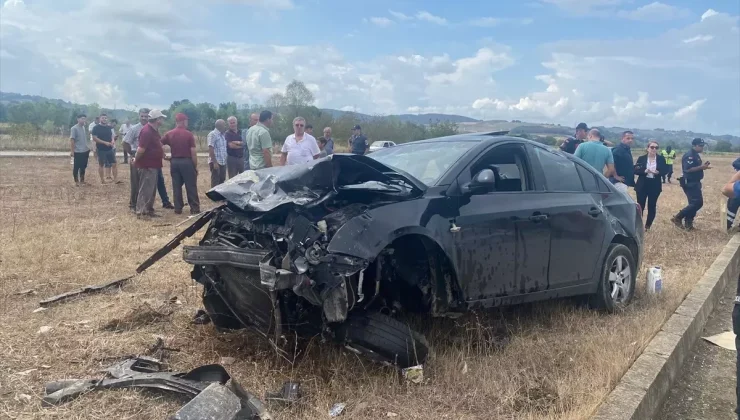 Sakarya’da Otomobil Çarpışması: 1 Ölü, 1 Yaralı